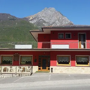 Hotel La, Breno
